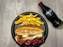 Menü Karışık Cheddarlı Kumru+Patates+Kola