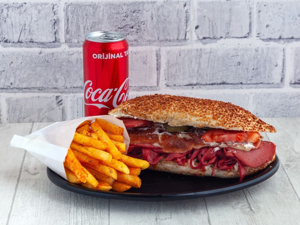 Menü Karışık Kumru+Patates+Kola