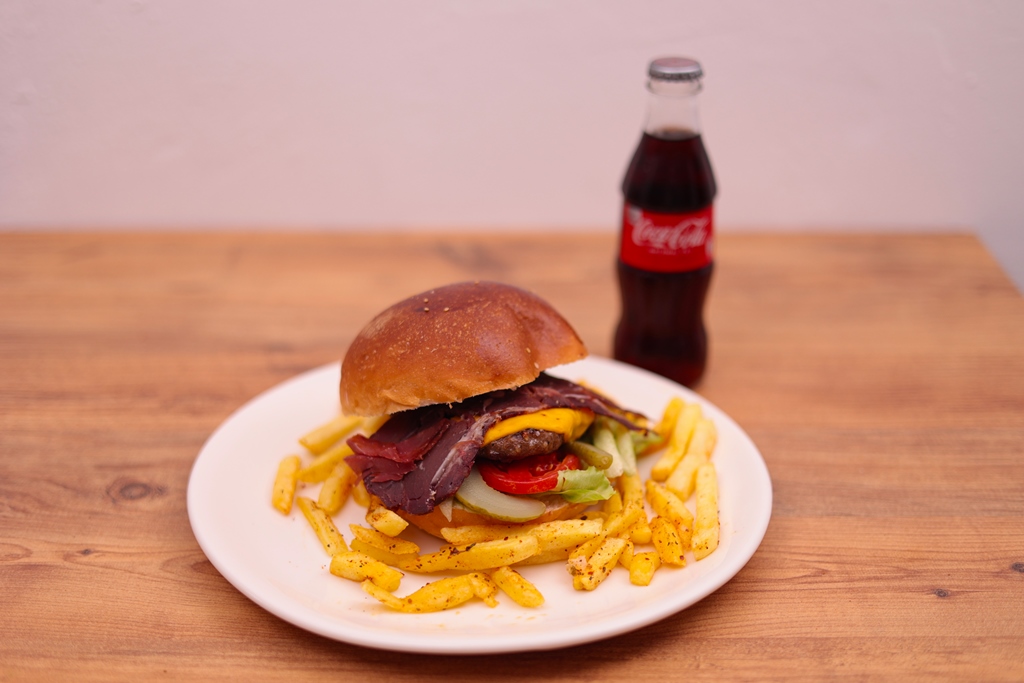 Menü Sucuk Kaşar+Patates+Kola